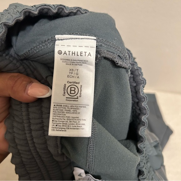 Athleta Women Triumph Hybrid Wide Leg Crop Green Size XS Tall - Picture 5 of 9